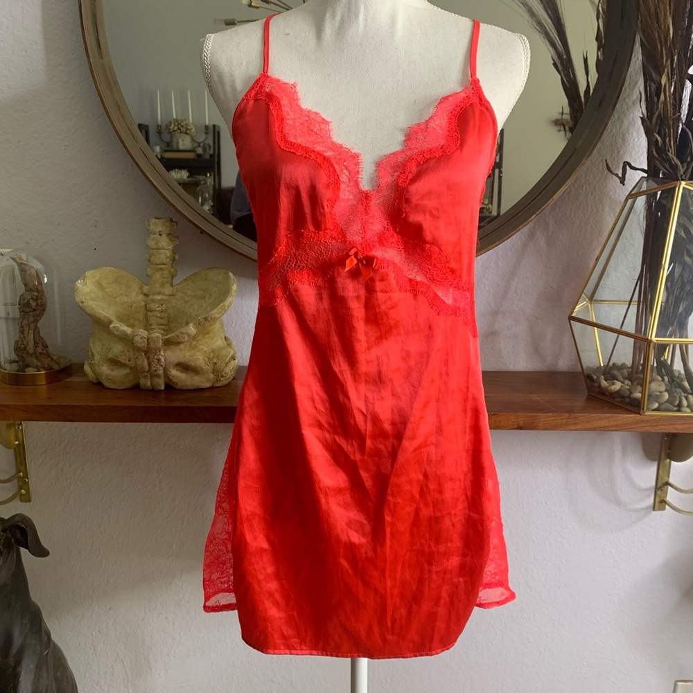 Victoria’s Secret Red Lace Criss Cross Back Sexy Slip Nightgown Size Large